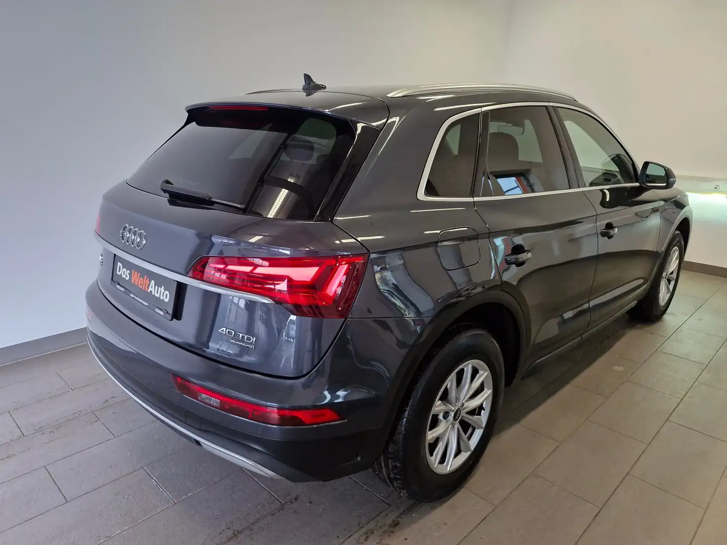 Audi Q5 40 TDI quattro intense Grau - 2