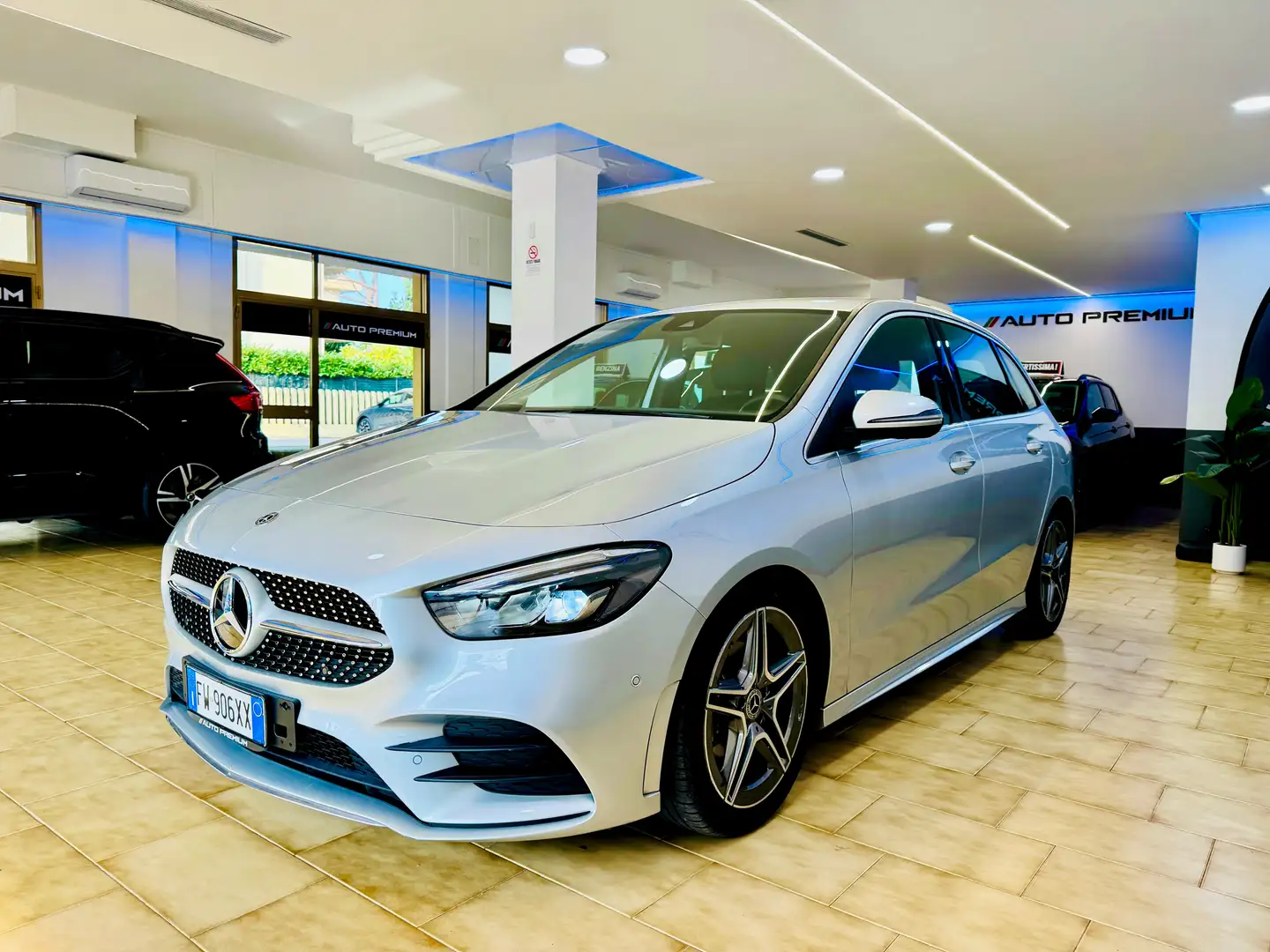Mercedes-Benz B 180 AMG Autom. / CarPlay / RetroCamera Argento - 1