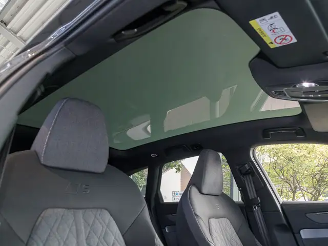 Audi A6 view 12