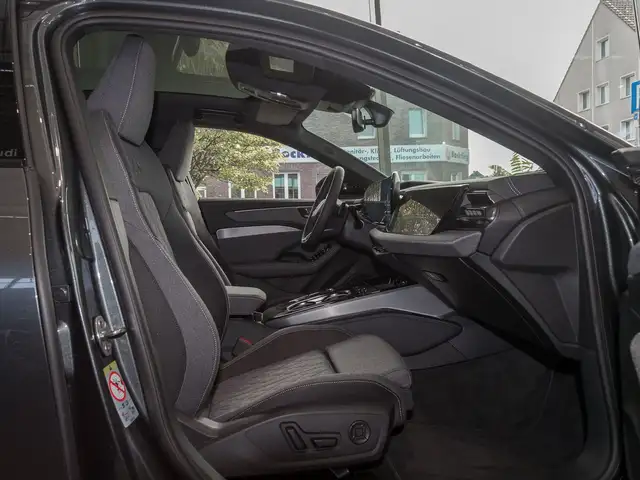 Audi A6 view 4