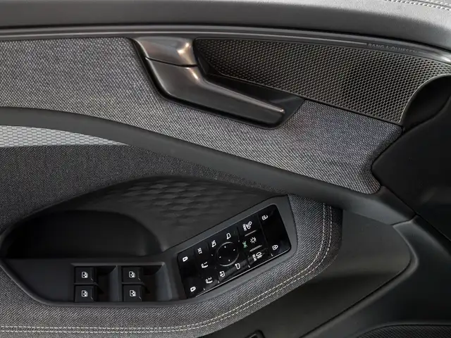 Audi A6 view 10