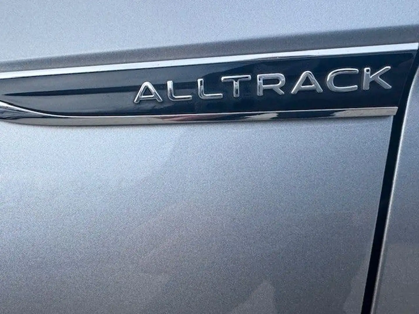 Volkswagen Passat Alltrack Passat Variant Alltrack 4Motion NP 71.227,00 EUR Silber - 2
