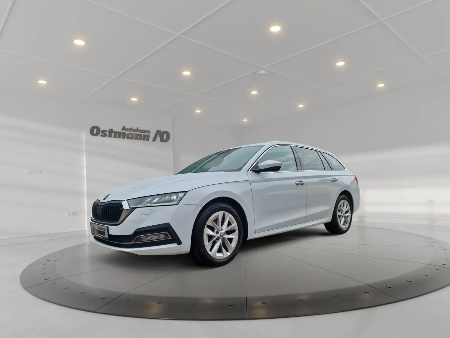 Skoda Octavia Combi 2.0 TDI Style Matrix 4xSHZ ACC AUT Weiß - 1