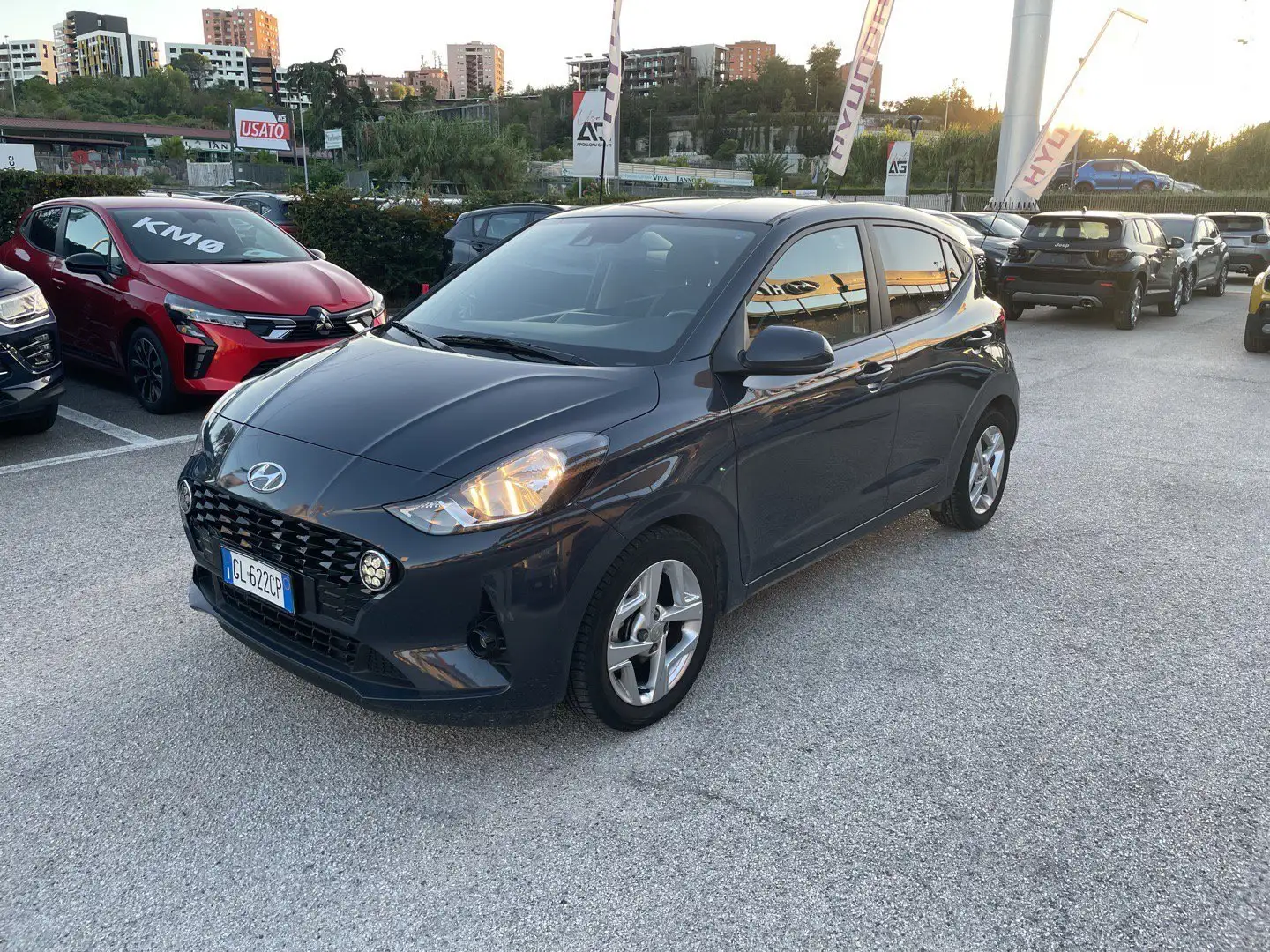 Hyundai i10 i10 1.0 MPI AT Tech Gris - 1