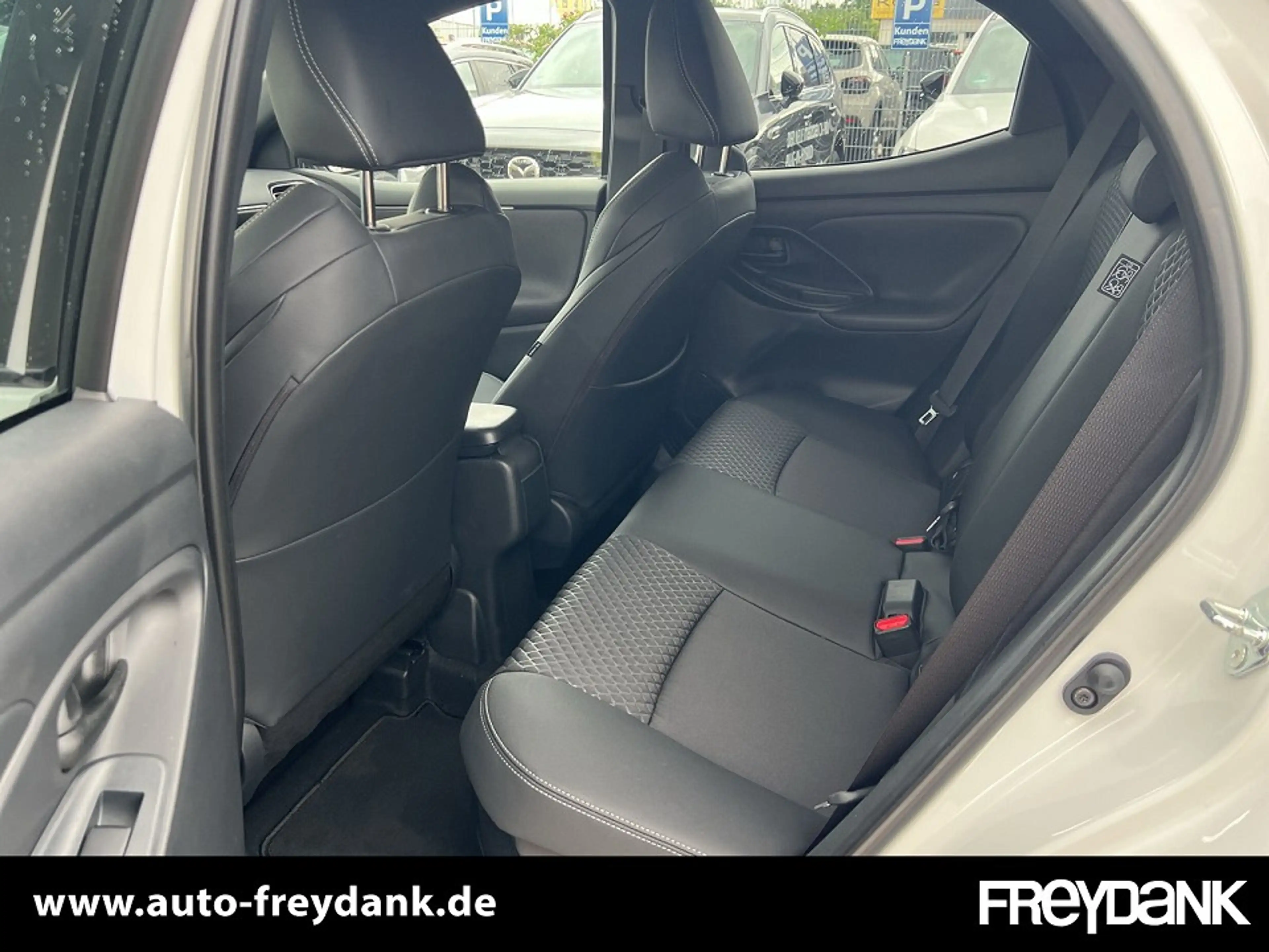 Mazda 2 Hybrid 1.5L Hybrid VVT-i 116 Homura — photo 11