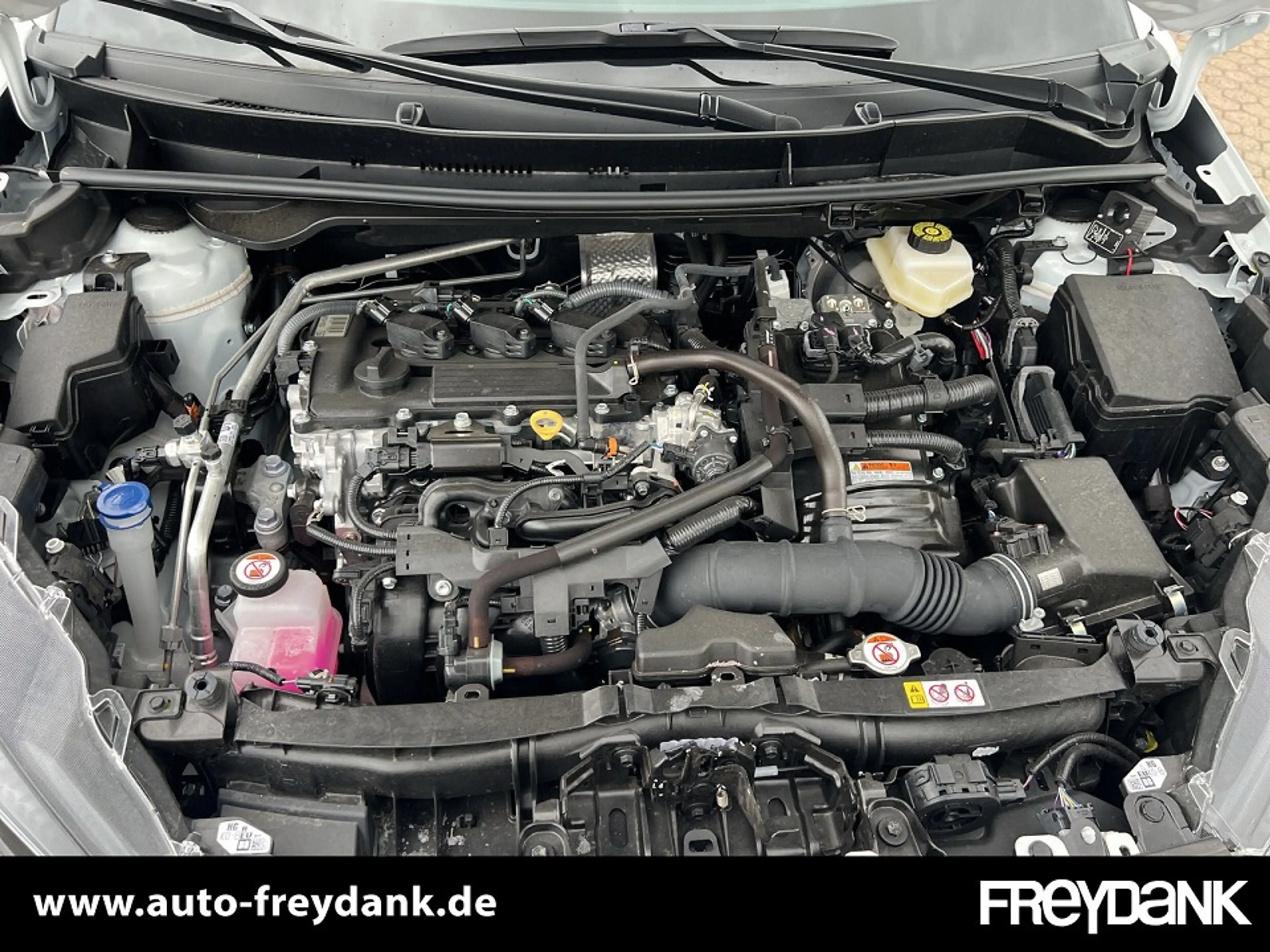 Mazda 2 Hybrid 1.5L Hybrid VVT-i 116 Homura — photo 8