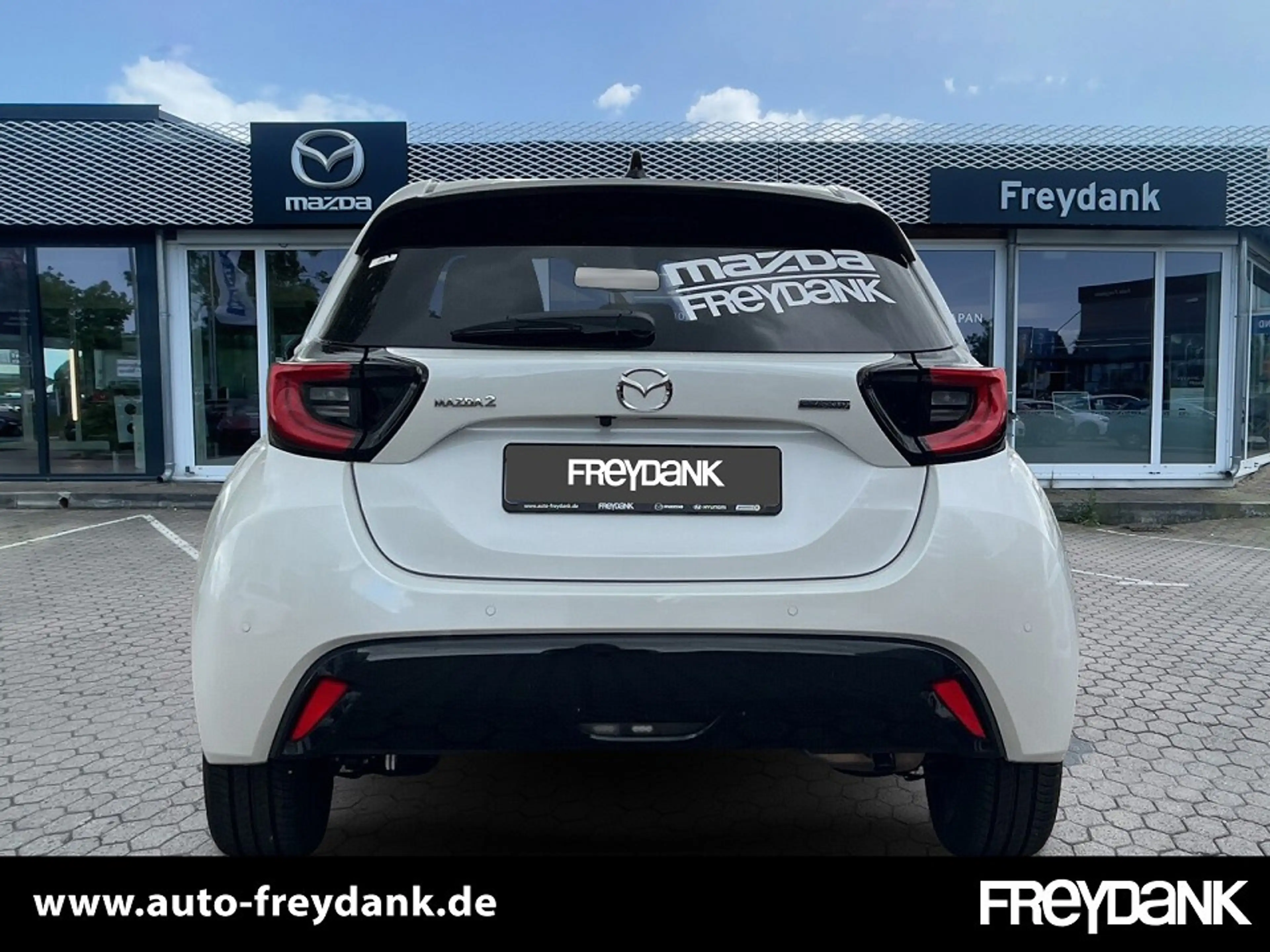 Mazda 2 Hybrid 1.5L Hybrid VVT-i 116 Homura — photo 4