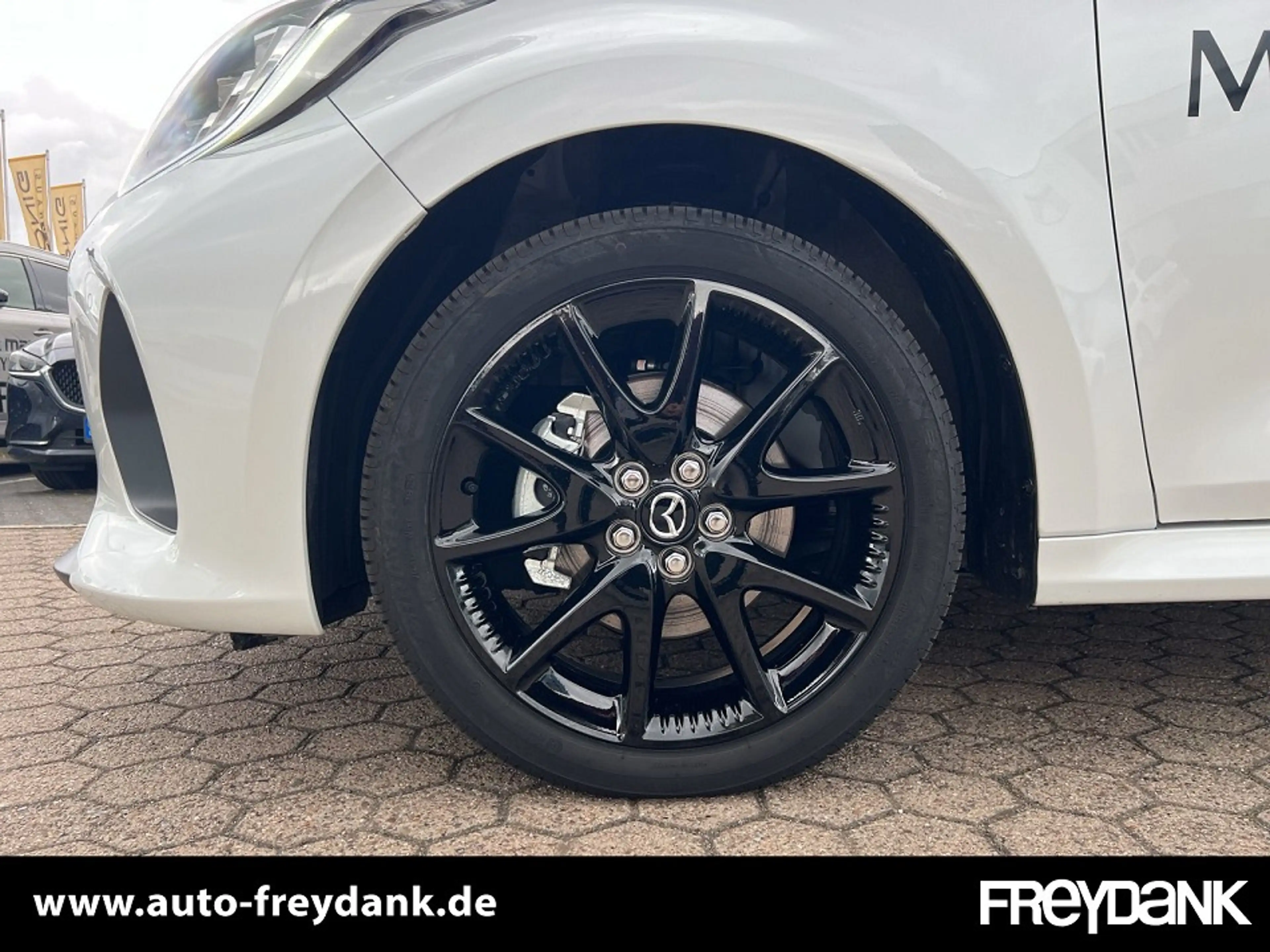 Mazda 2 Hybrid 1.5L Hybrid VVT-i 116 Homura — photo 7