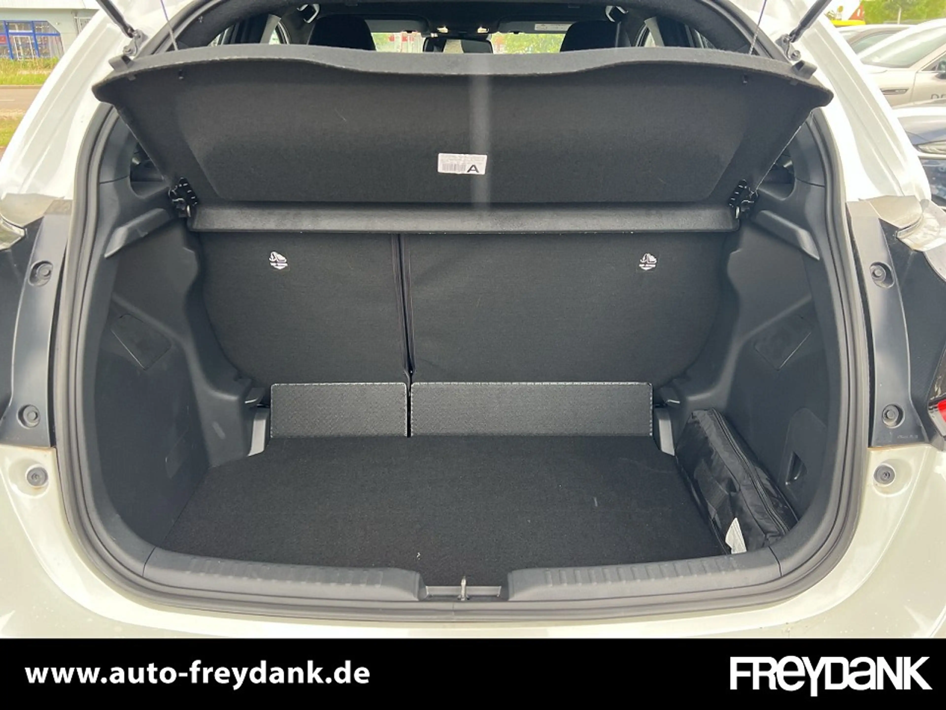 Mazda 2 Hybrid 1.5L Hybrid VVT-i 116 Homura — photo 9