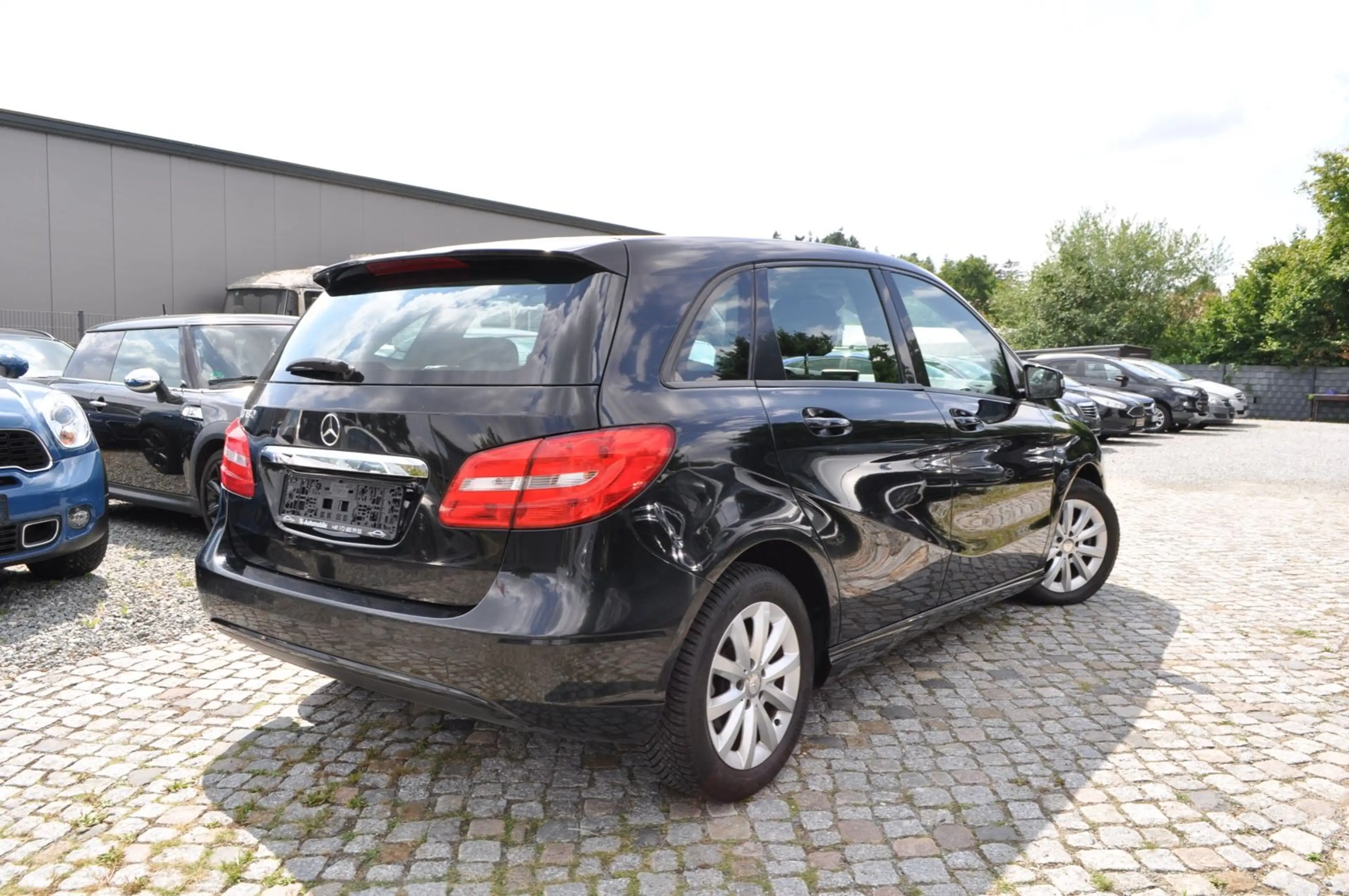 Mercedes-Benz B 180 Mercedes-Benz B 180 /NAVI/PDC/START/STOPP/S-HEFT — photo 6