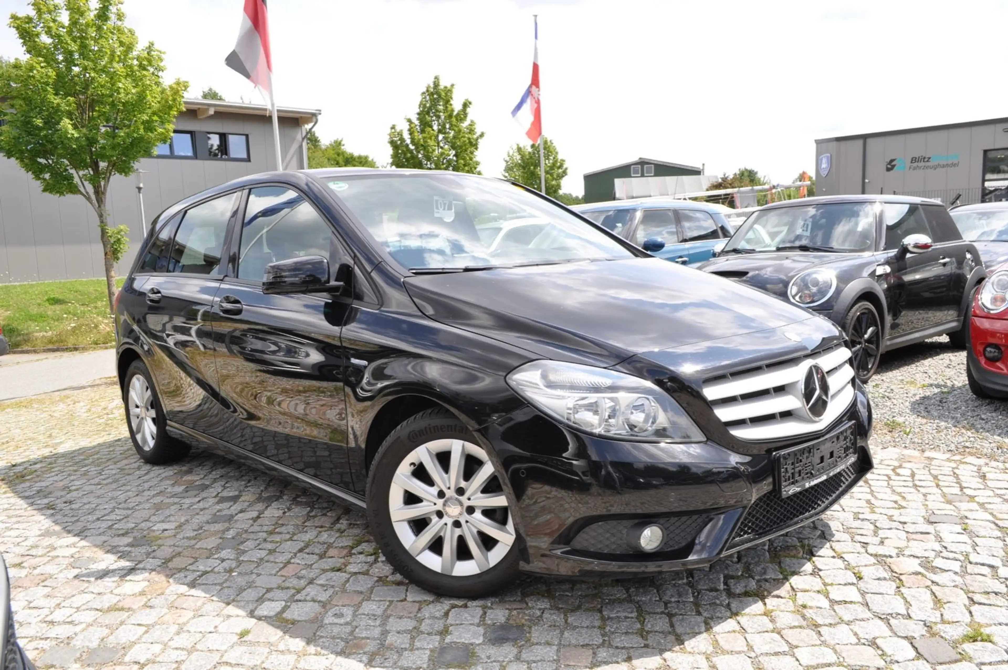 Mercedes-Benz B 180 Mercedes-Benz B 180 /NAVI/PDC/START/STOPP/S-HEFT — photo 3