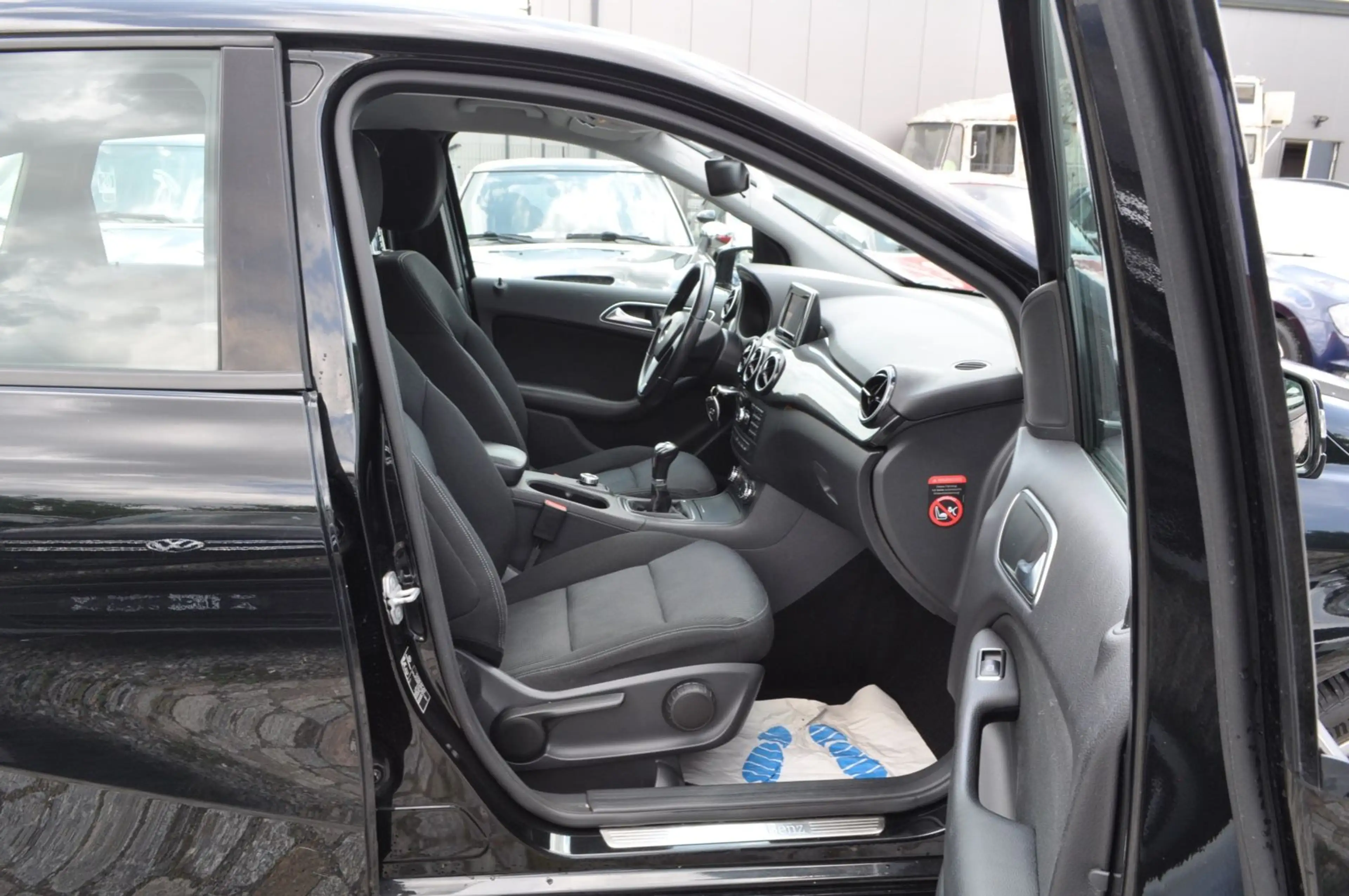 Mercedes-Benz B 180 Mercedes-Benz B 180 /NAVI/PDC/START/STOPP/S-HEFT — photo 10