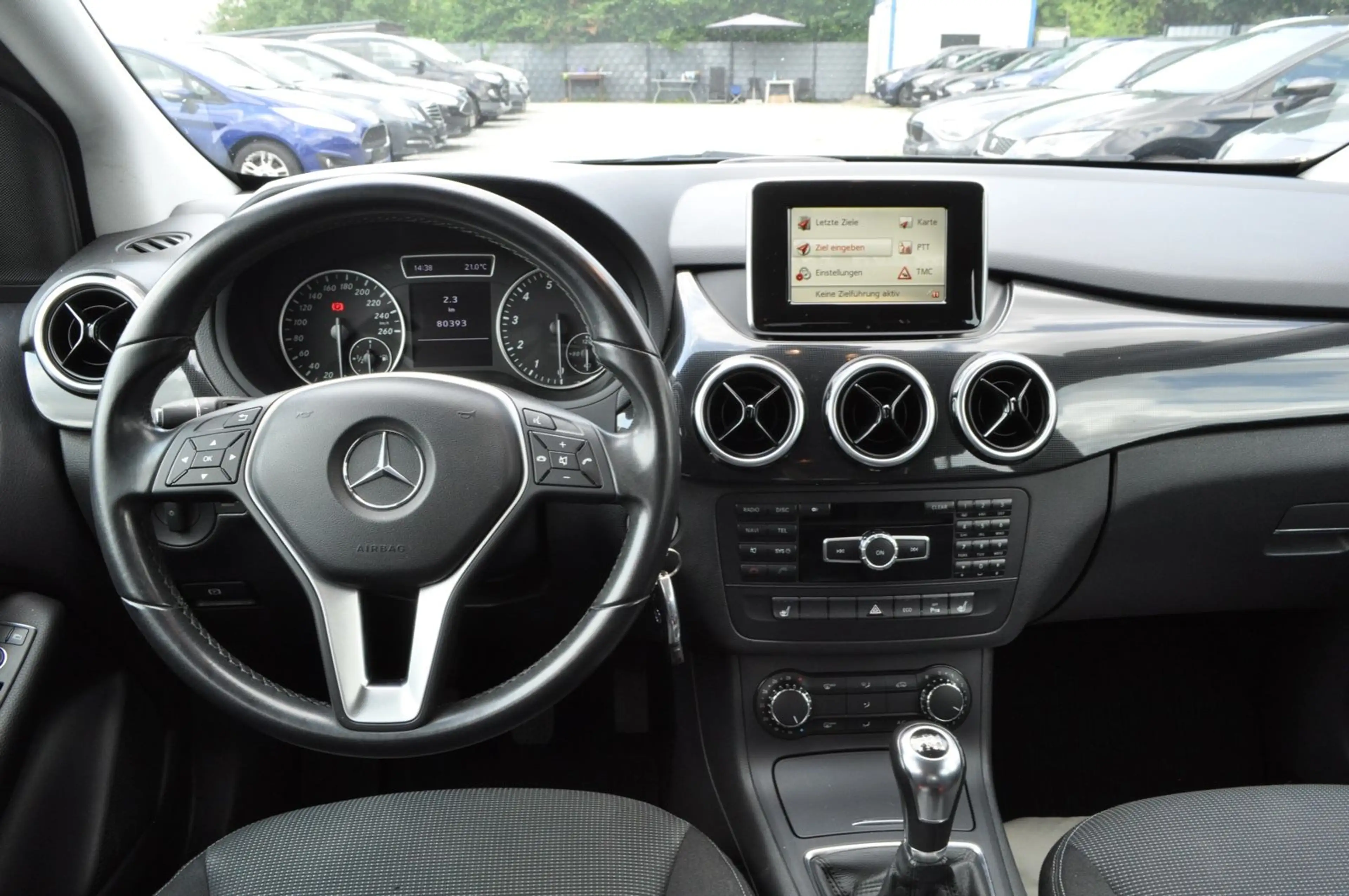 Mercedes-Benz B 180 Mercedes-Benz B 180 /NAVI/PDC/START/STOPP/S-HEFT — photo 11