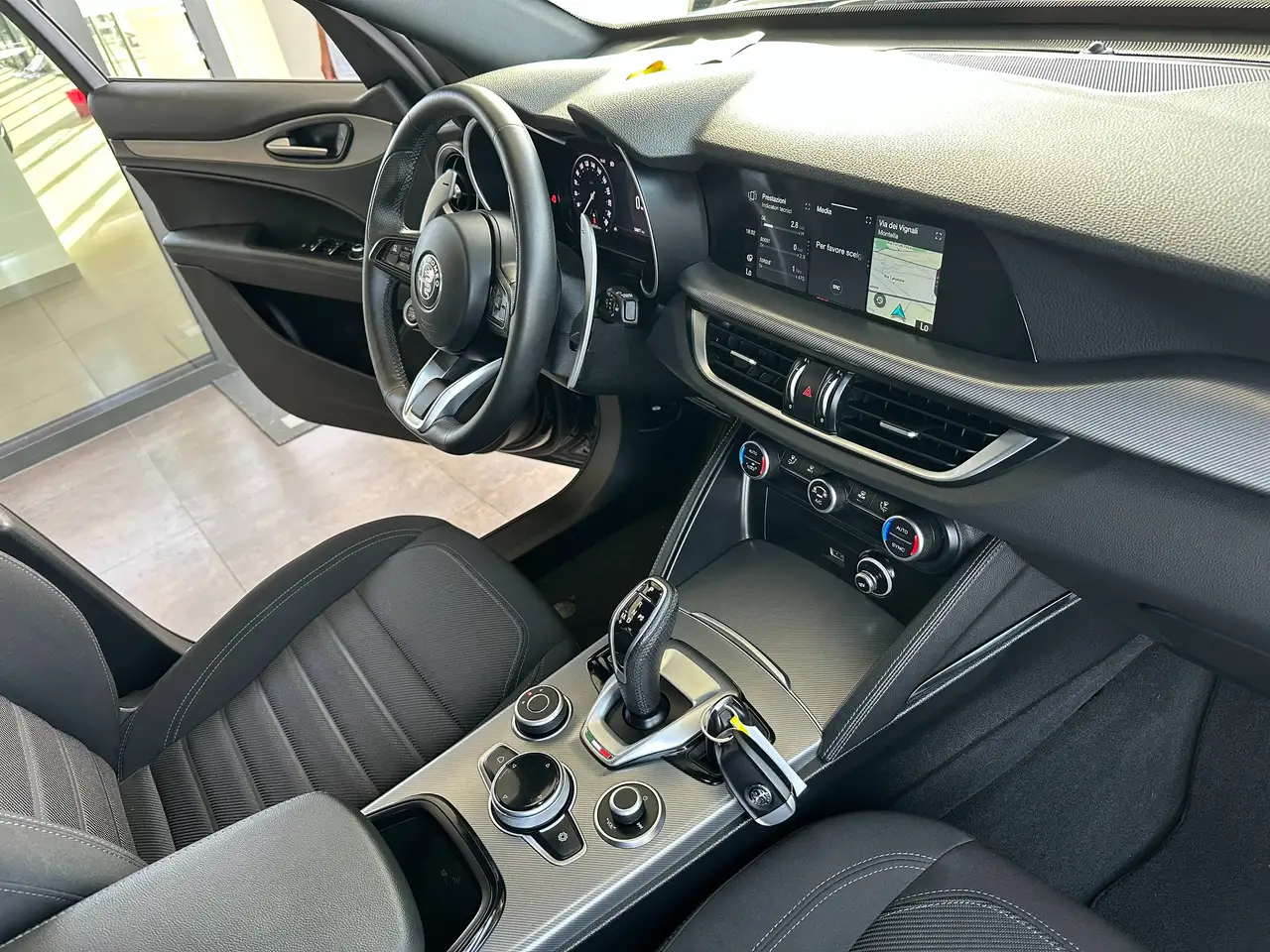 Alfa Romeo Stelvio 2024 — фото 14