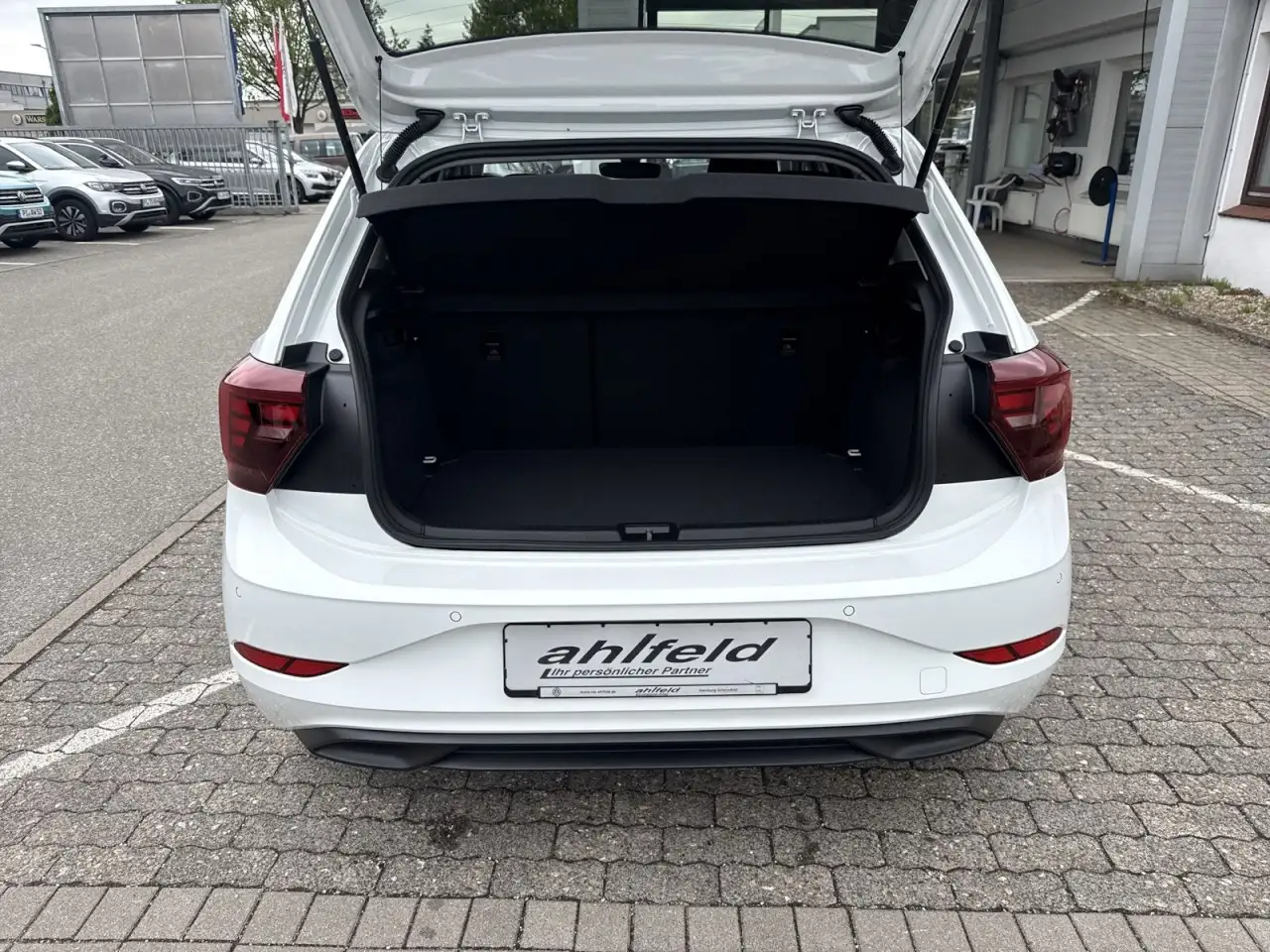 Volkswagen Polo Life 1.0 TSI LM KAM SHZ PDC APP Klima 14