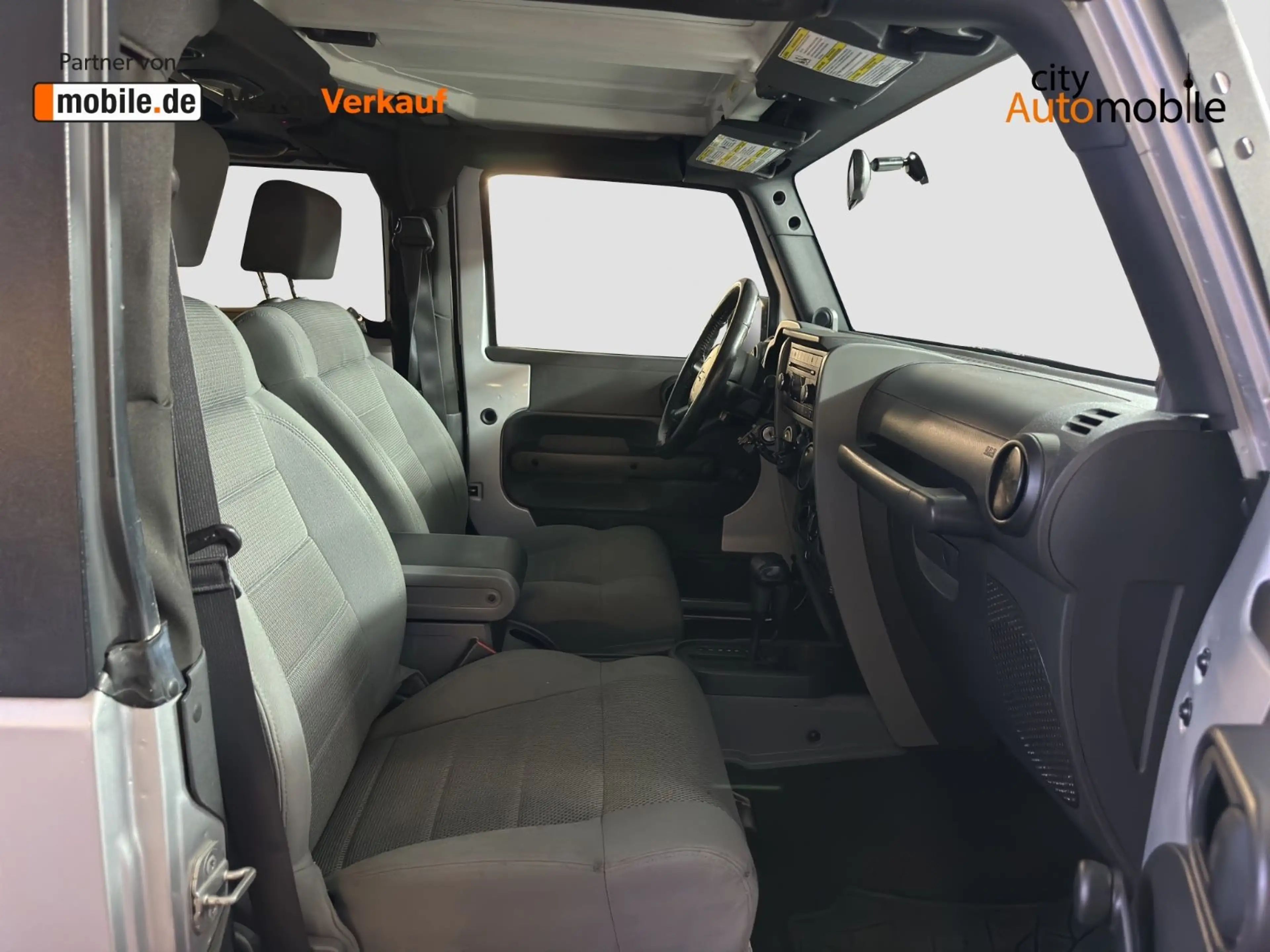 Jeep Wrangler / Wrangler Unlimited Rubicon — photo 15