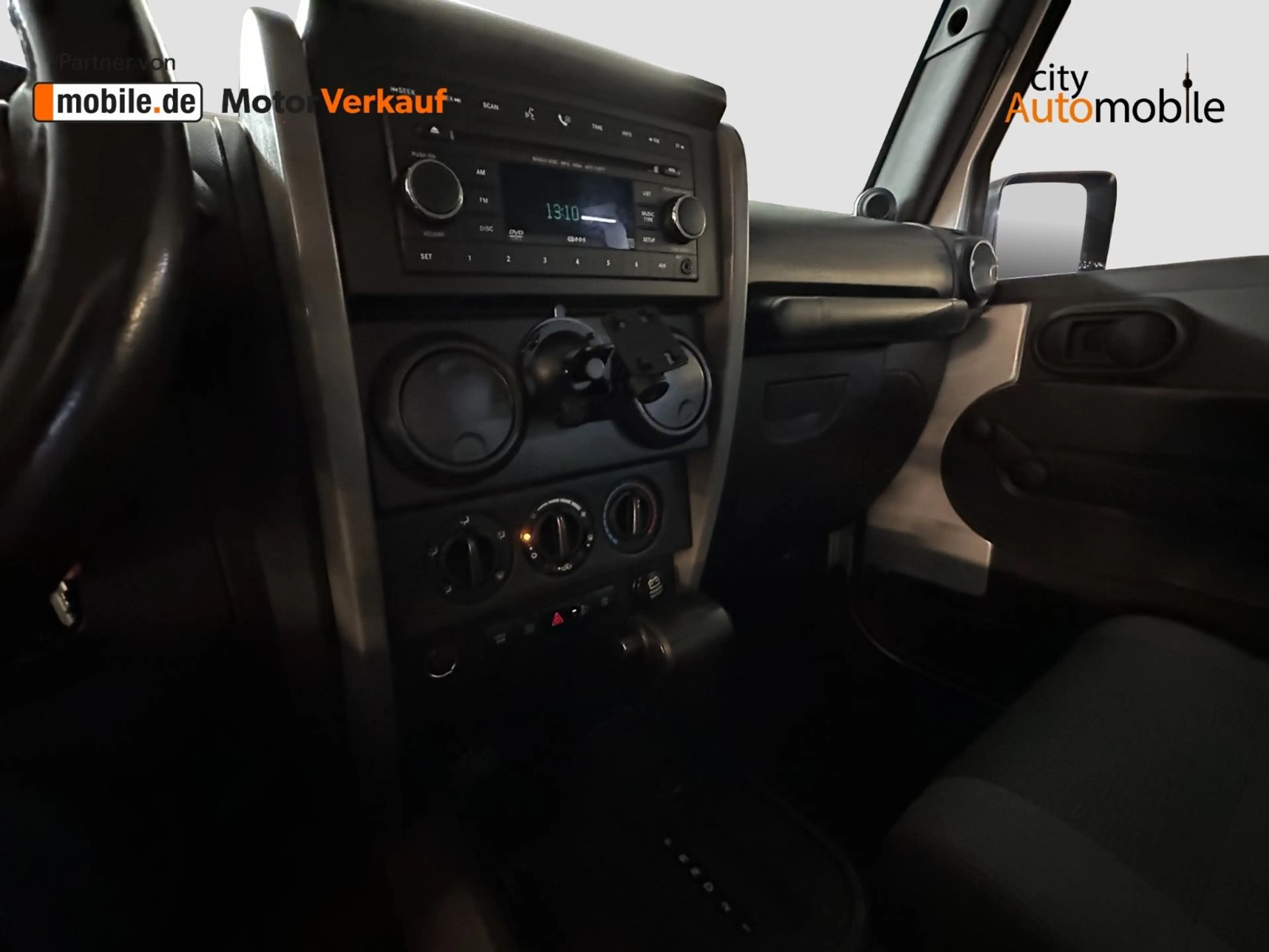 Jeep Wrangler / Wrangler Unlimited Rubicon — photo 14