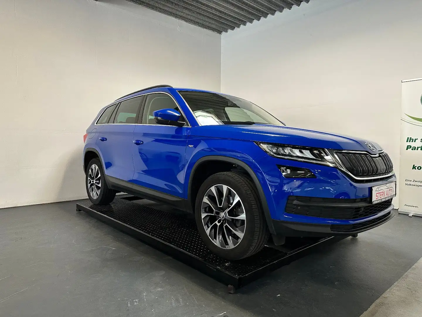 Skoda Kodiaq DSG DRIVE 125 7 Sitzer  KESSY,VIRTUAL,AHK Blue - 2