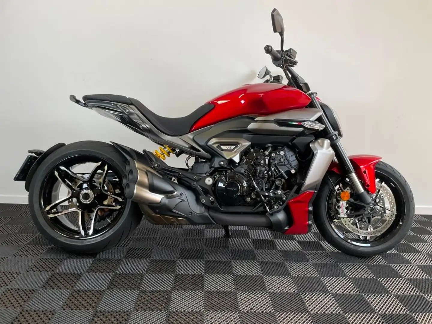 Ducati XDiavel V4 + Tva récupérable + RK Approved Rood - 1