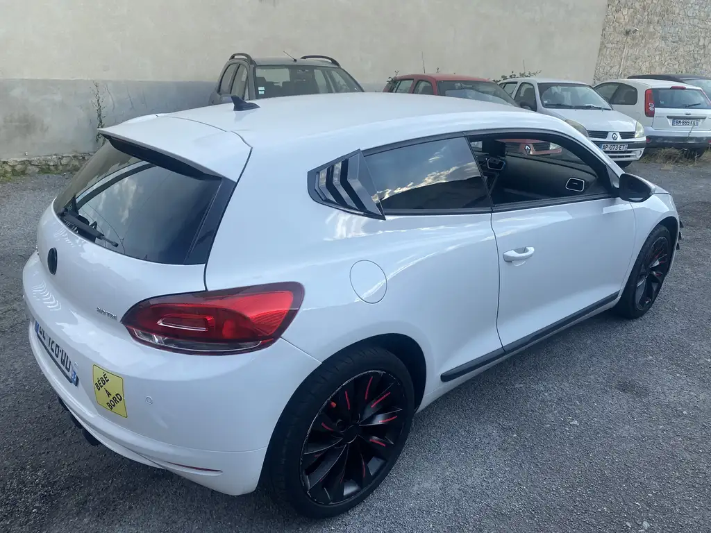 Volkswagen Scirocco 2010 из Европы — купить под ключ