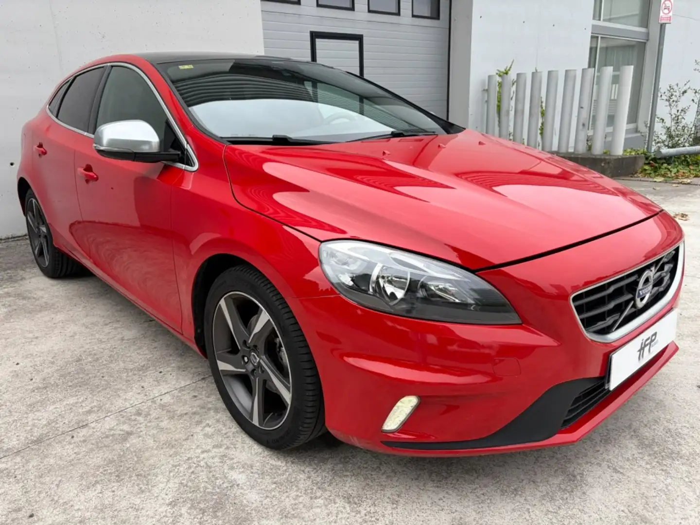 Volvo V40 D2 R-Design Kinetic 115 Rojo - 1