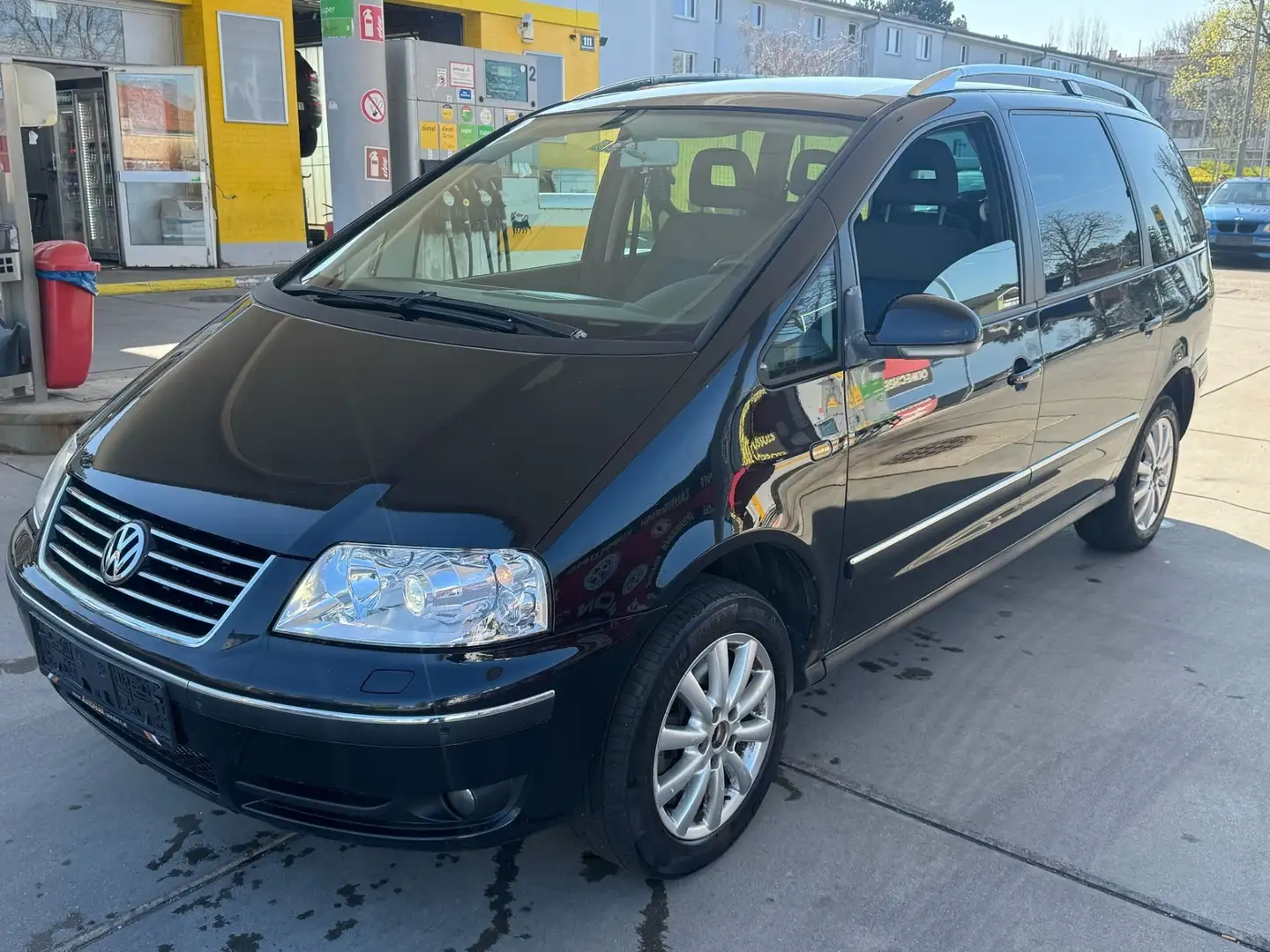 Volkswagen Sharan 1.9 TDI Business 4motion 7 sitzig pikal 05/2026 - 1