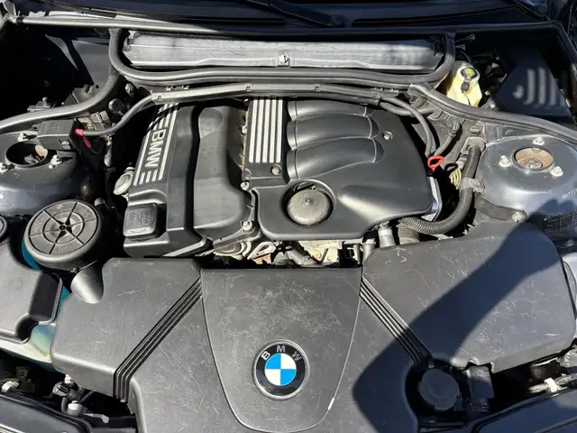 BMW 3 Series view 13