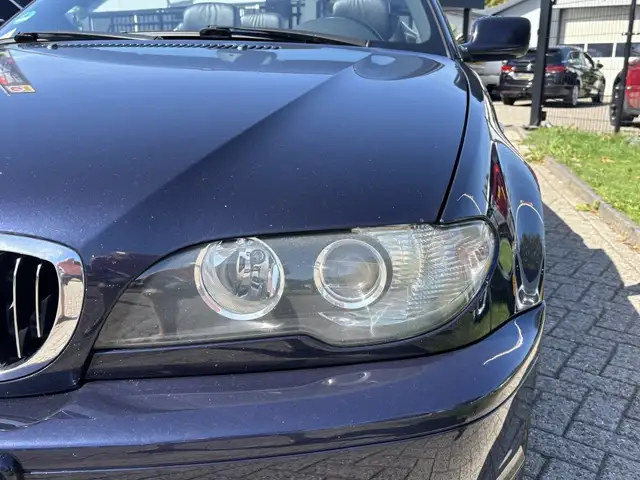 BMW 3 Series view 10