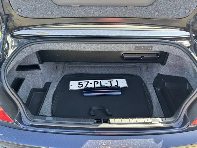 BMW 3 Series view 14