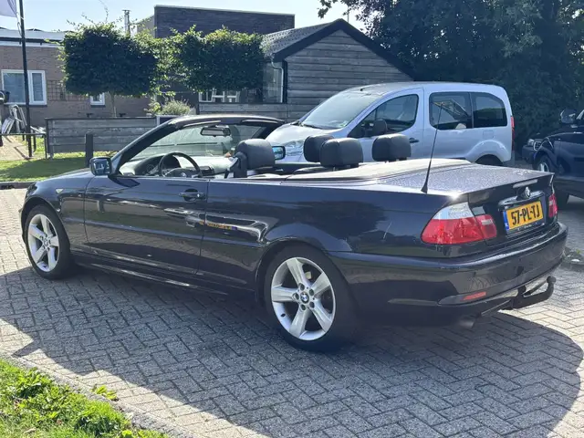 BMW 3 Series view 6