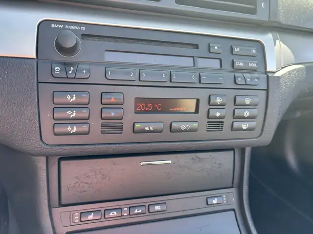 BMW 3 Series view 11