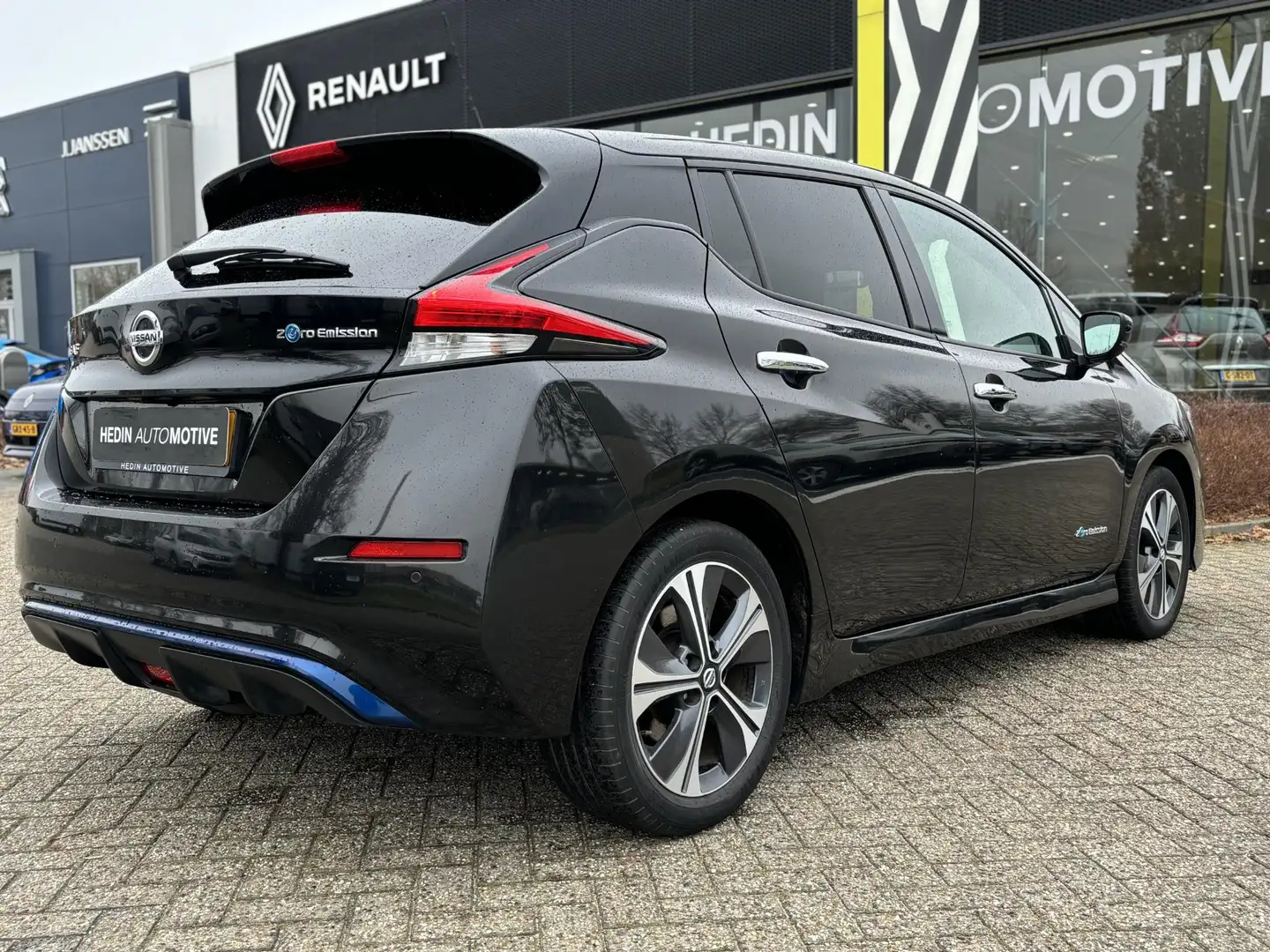 Nissan Leaf Tekna 40 kWh | Leder | Navi | Clima | 4x Camera Zwart - 2