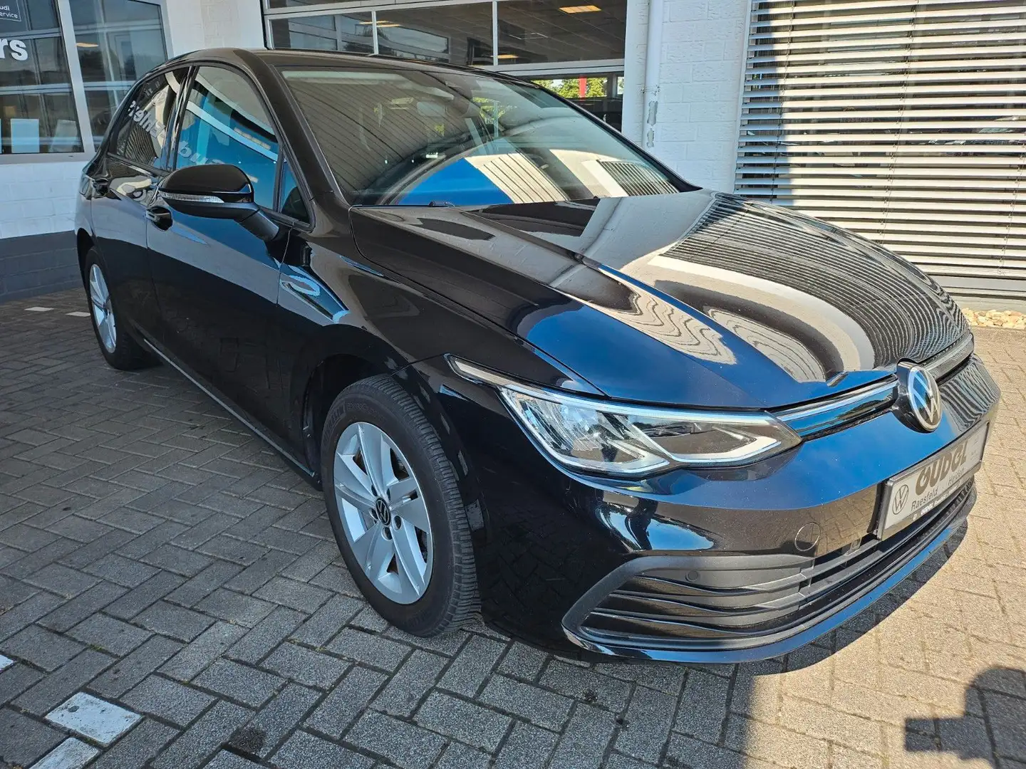 Volkswagen Golf 8 1.5 TSI"Life"Nav App LaneASS FrontAS LED Nero - 2