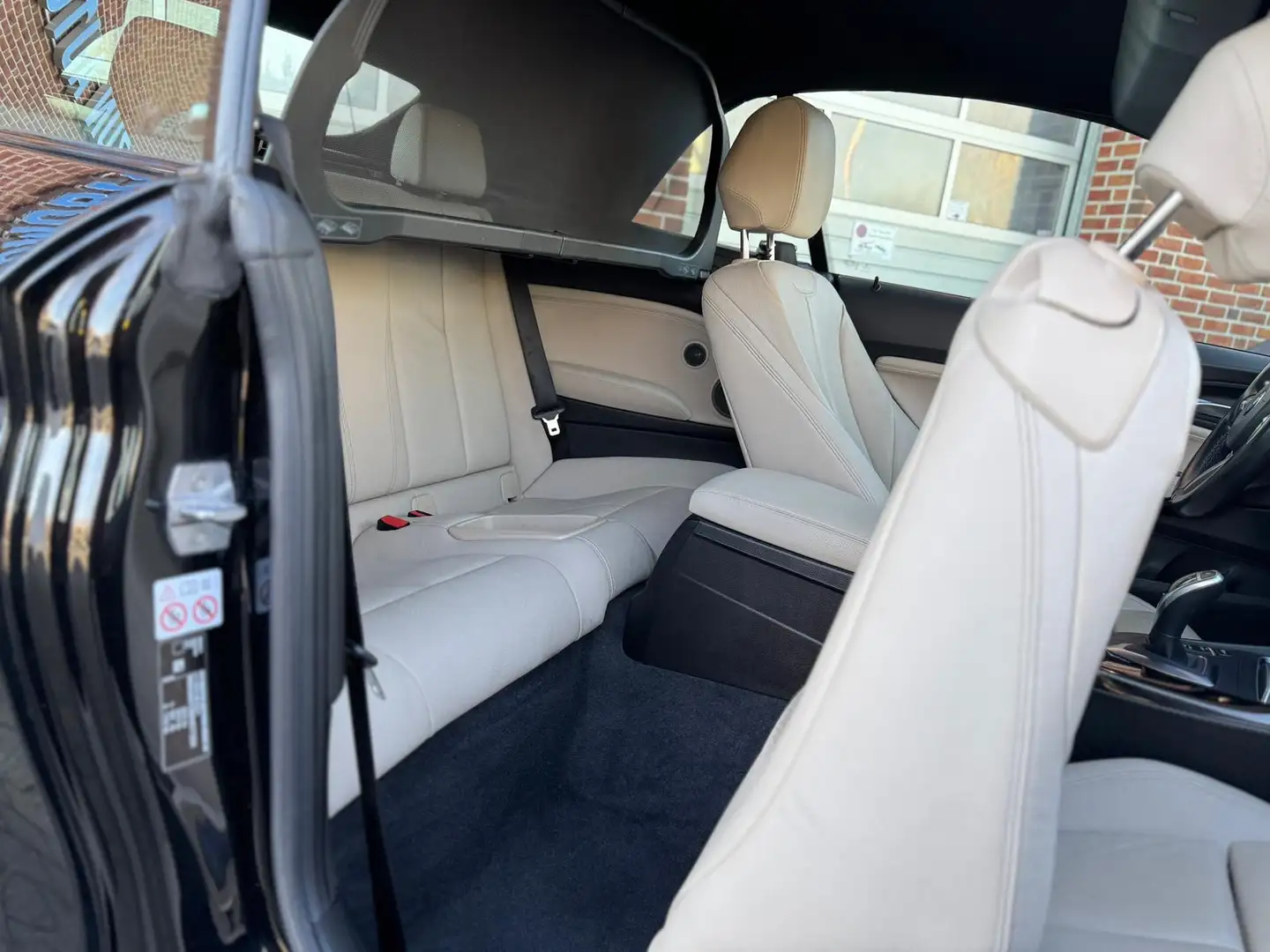 BMW 220 220 i M Sport Paket*Autom.*Leder*LED*LM*Facelift* Schwarz - 2