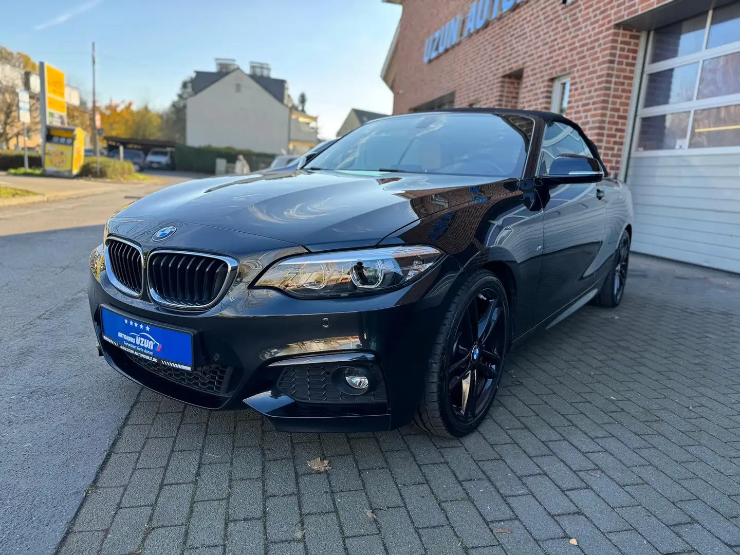 BMW 220 220 i M Sport Paket*Autom.*Leder*LED*LM*Facelift* Schwarz - 1