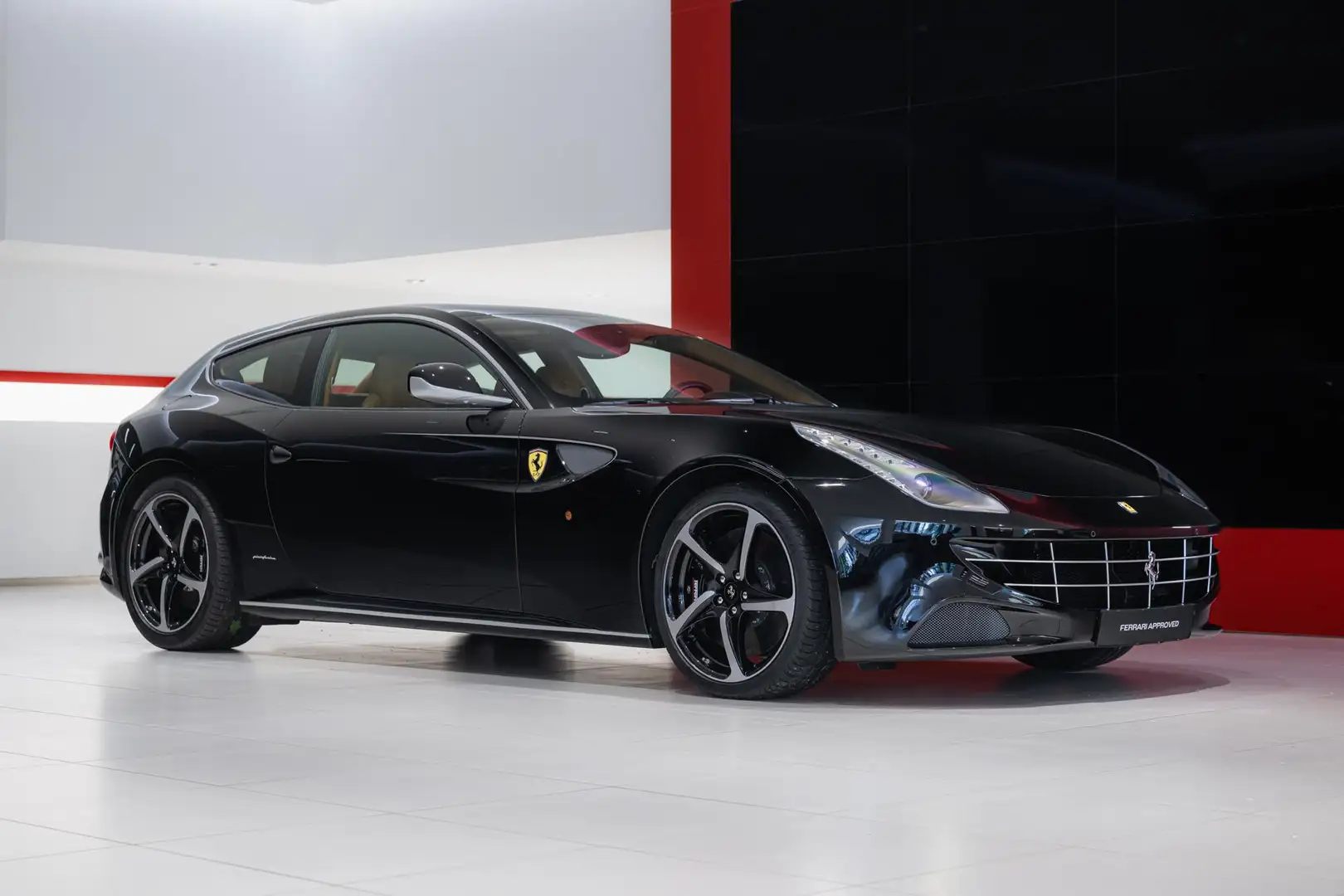 Ferrari FF Tailor Made - Kroymans Ferrari Чорний - 2