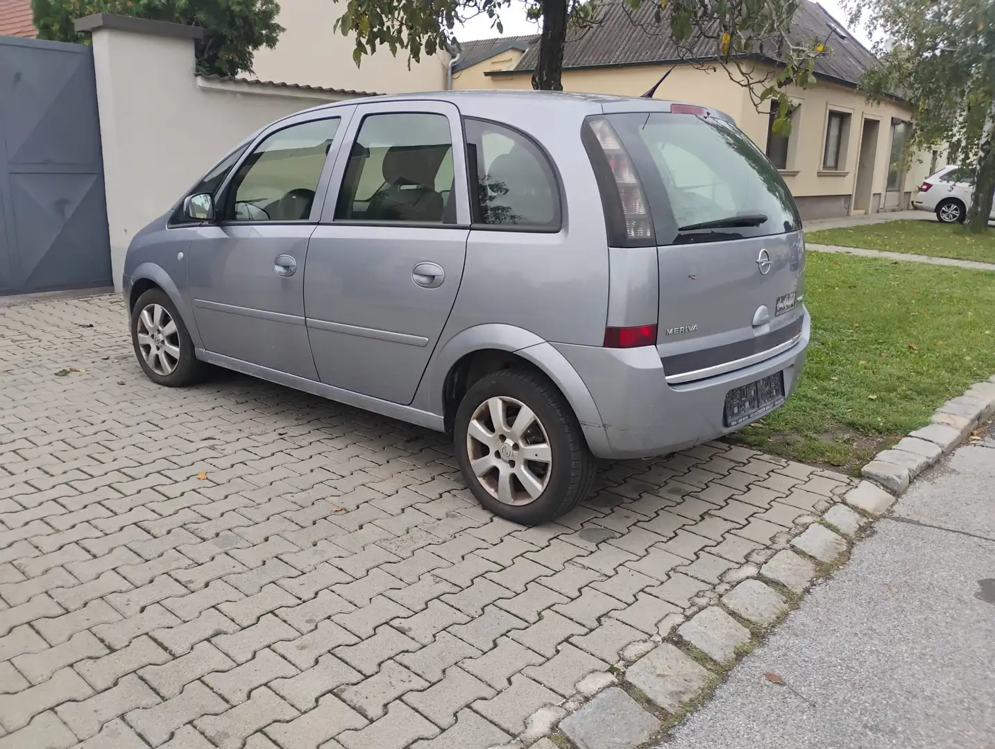 Opel Meriva Meriva 1,6 16V Edition Edition Silber - 2