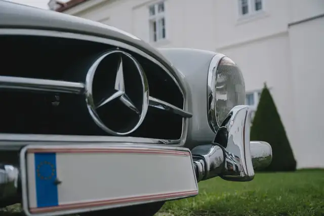 Mercedes-Benz 300 view 14