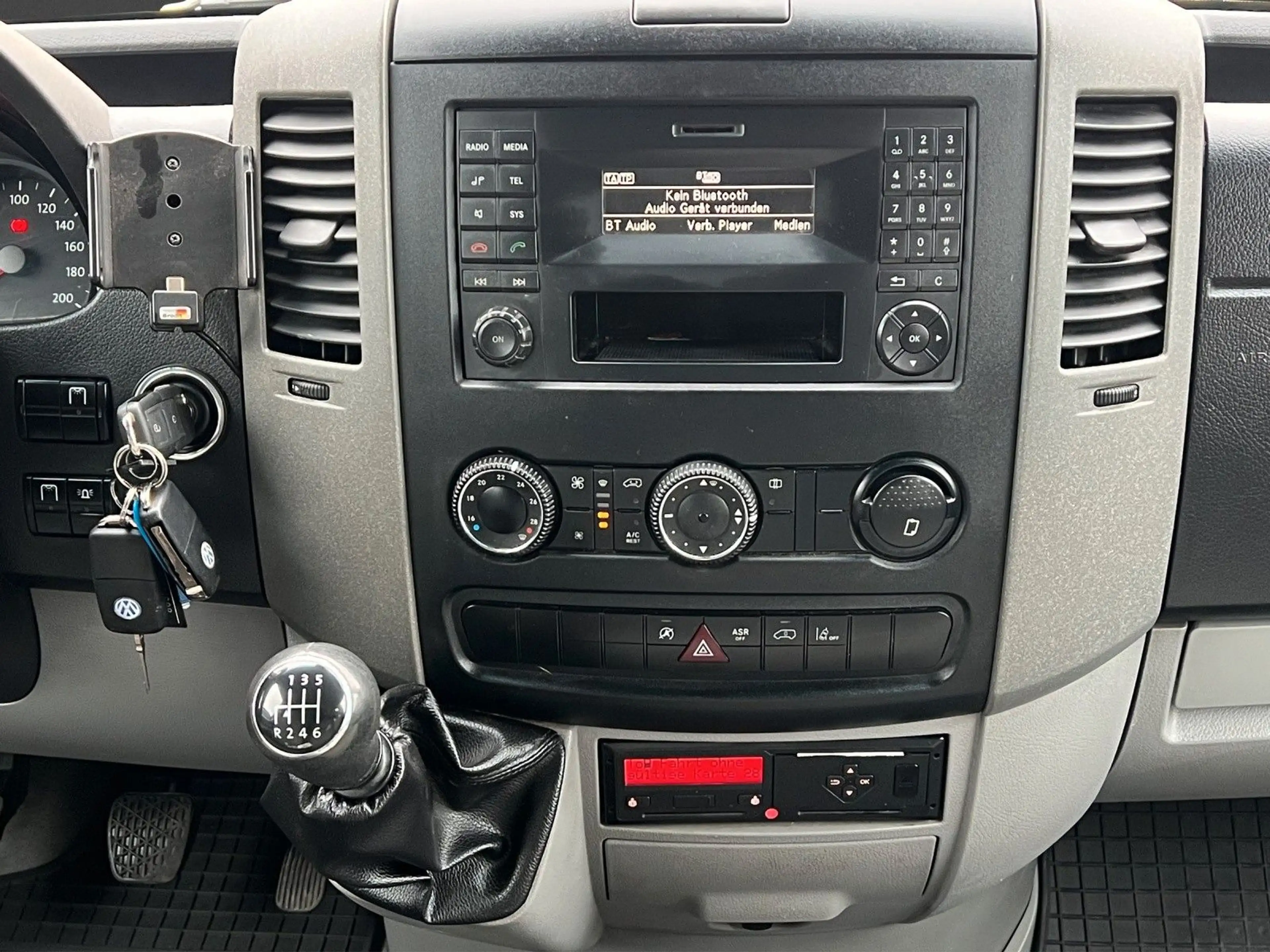 Volkswagen Crafter 50*KIPPER*1-HAND*KAMERA*KLIMA*7-SITZE* — photo 11