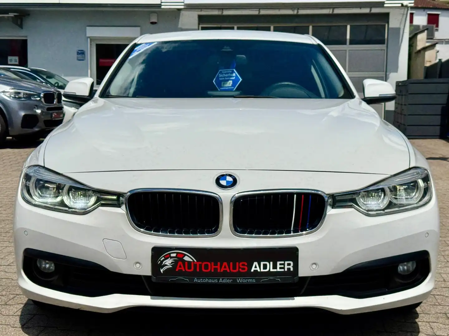 BMW 318 d Touring Advantage*AUTOM*NAV*EU6*LED*SH*PDC Blanc - 2