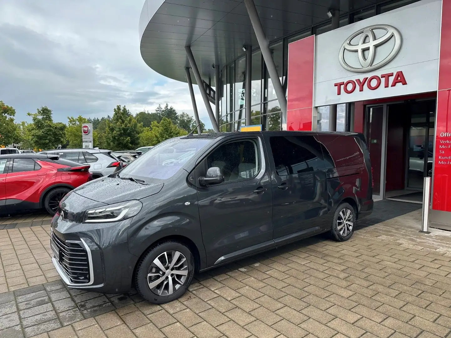 Toyota Proace Verso 2,0l 177PS AT L2 Team Deutschland Grau - 2