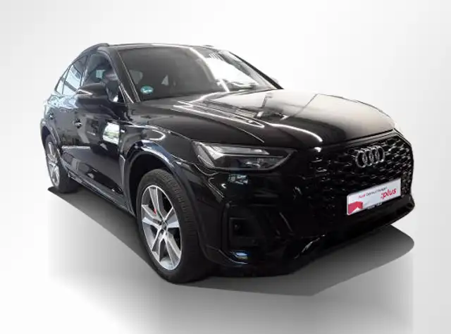 Audi Q5 view 10