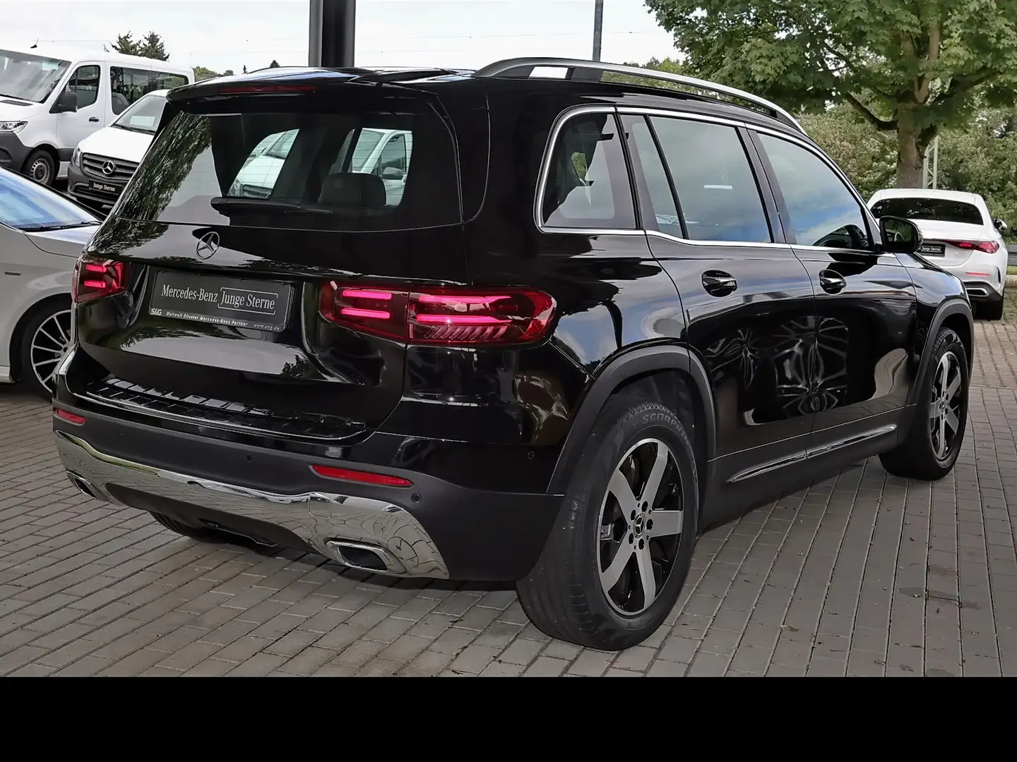 Mercedes-Benz GLB 180 AHK+TOTWINKEL+MEMORY+360°+KEYLESS+18" Schwarz - 2