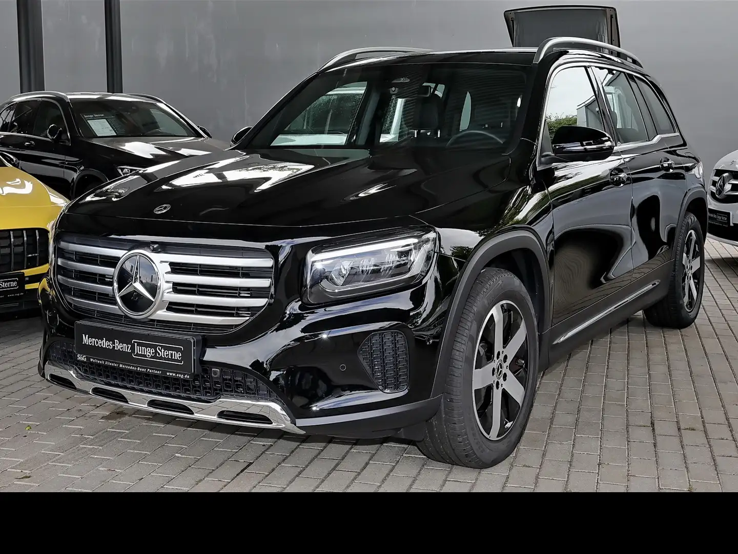 Mercedes-Benz GLB 180 AHK+TOTWINKEL+MEMORY+360°+KEYLESS+18" Schwarz - 1