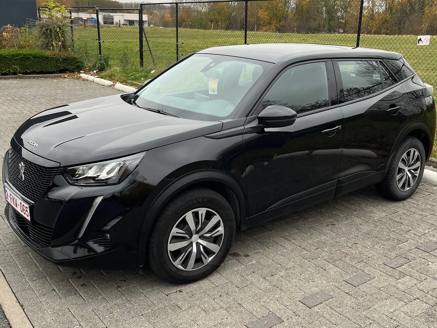 Peugeot 2008 2008 1.2 PureTech Active S Noir - 1