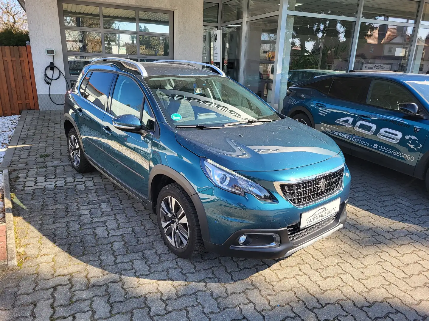 Peugeot 2008 Allure, Top Zustand, 9900 km !!! Azul - 1