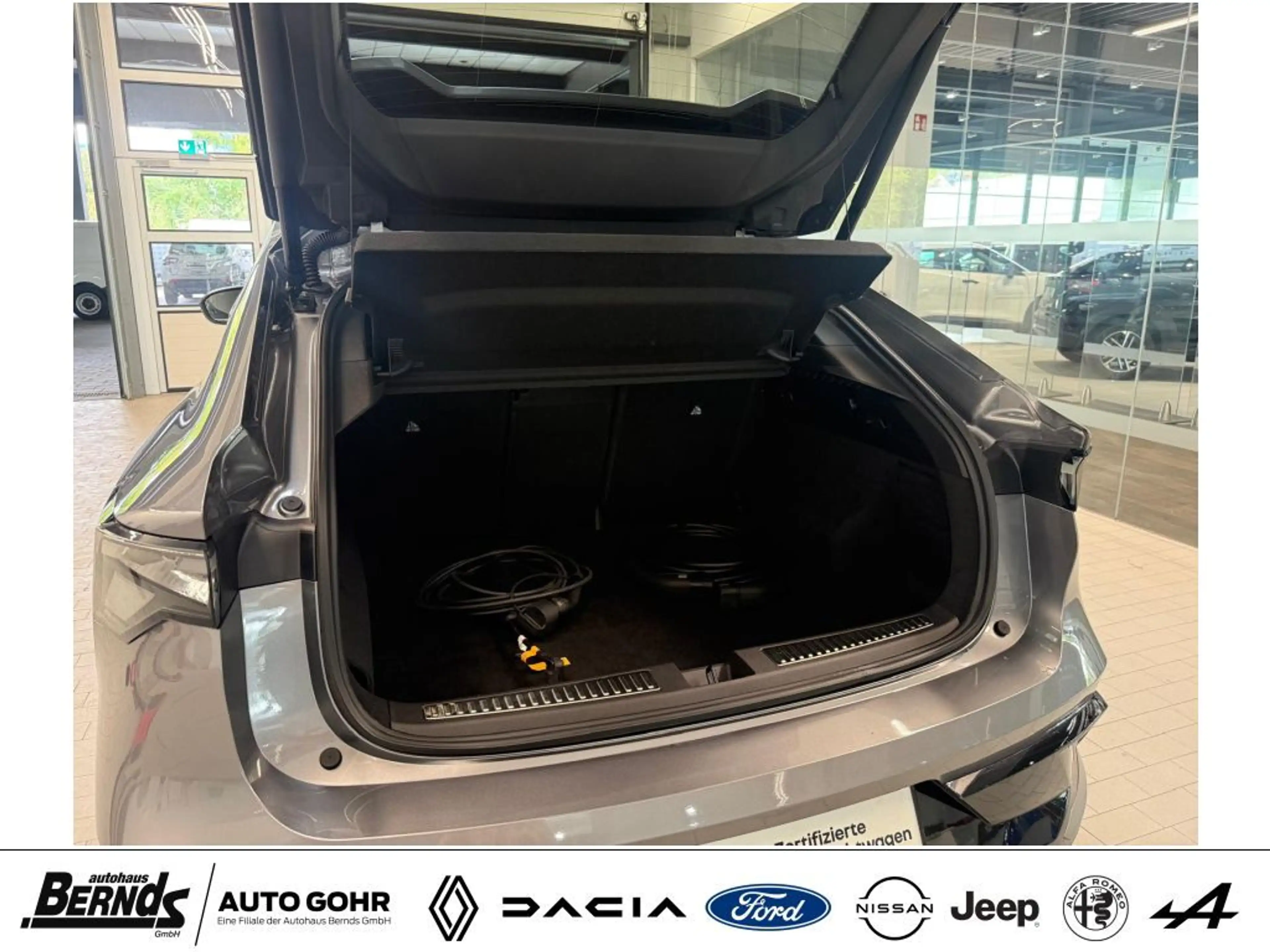 Renault Rafale E Hyper Hybrid 300 4x4 EA Matrix PANO H&K ACC LED — photo 6