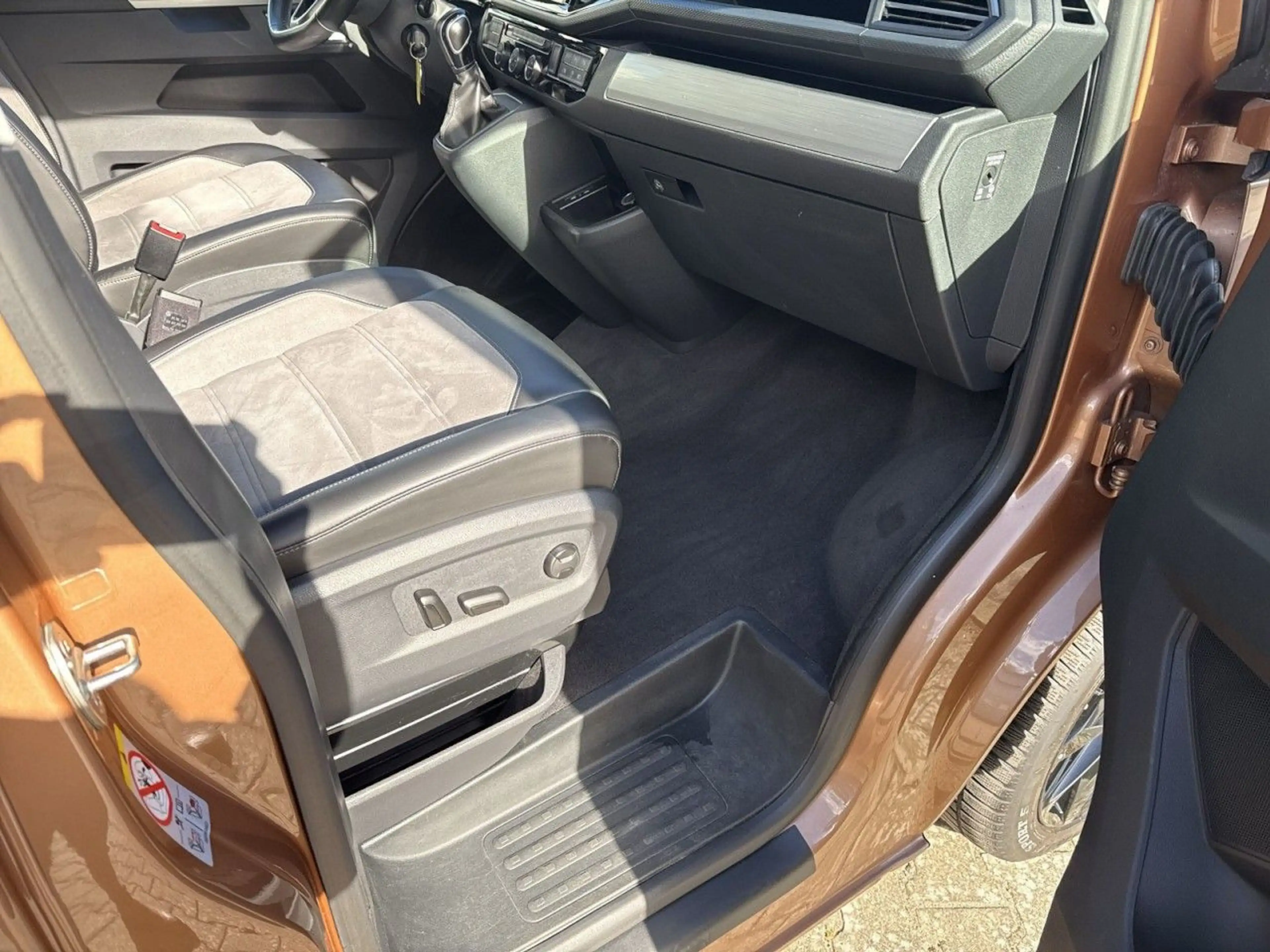 Volkswagen T6.1 Multivan Comfortline Cruise , 2.0 TDI DSG L — photo 11