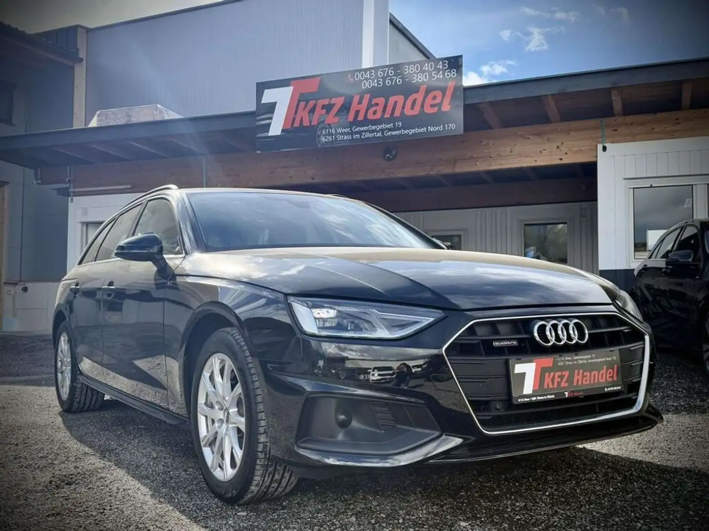 Audi A4 40 TDI quattro Schwarz - 1