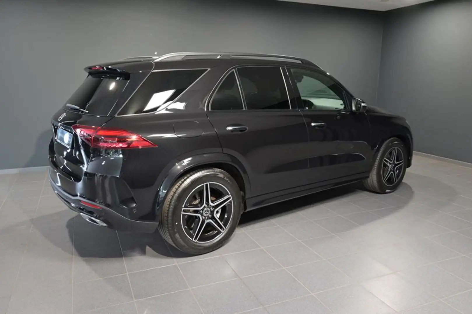 Mercedes-Benz GLE 450 d 4M AMG/AHK/360'/DISTRO/MULTIB. Noir - 2